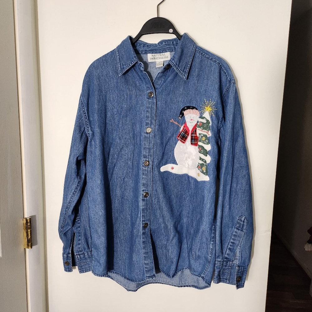 Natural Impressions Denim Christmas Snowman button down Shirt. Women's Medium